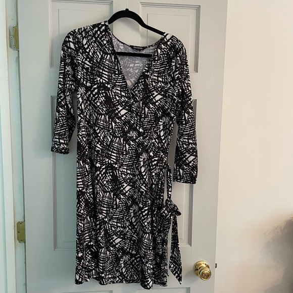 Euc George black and white print wrap dress size medium - Picture 1 of 8
